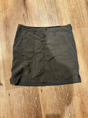 REI Cargo Shorts in Green Size 4